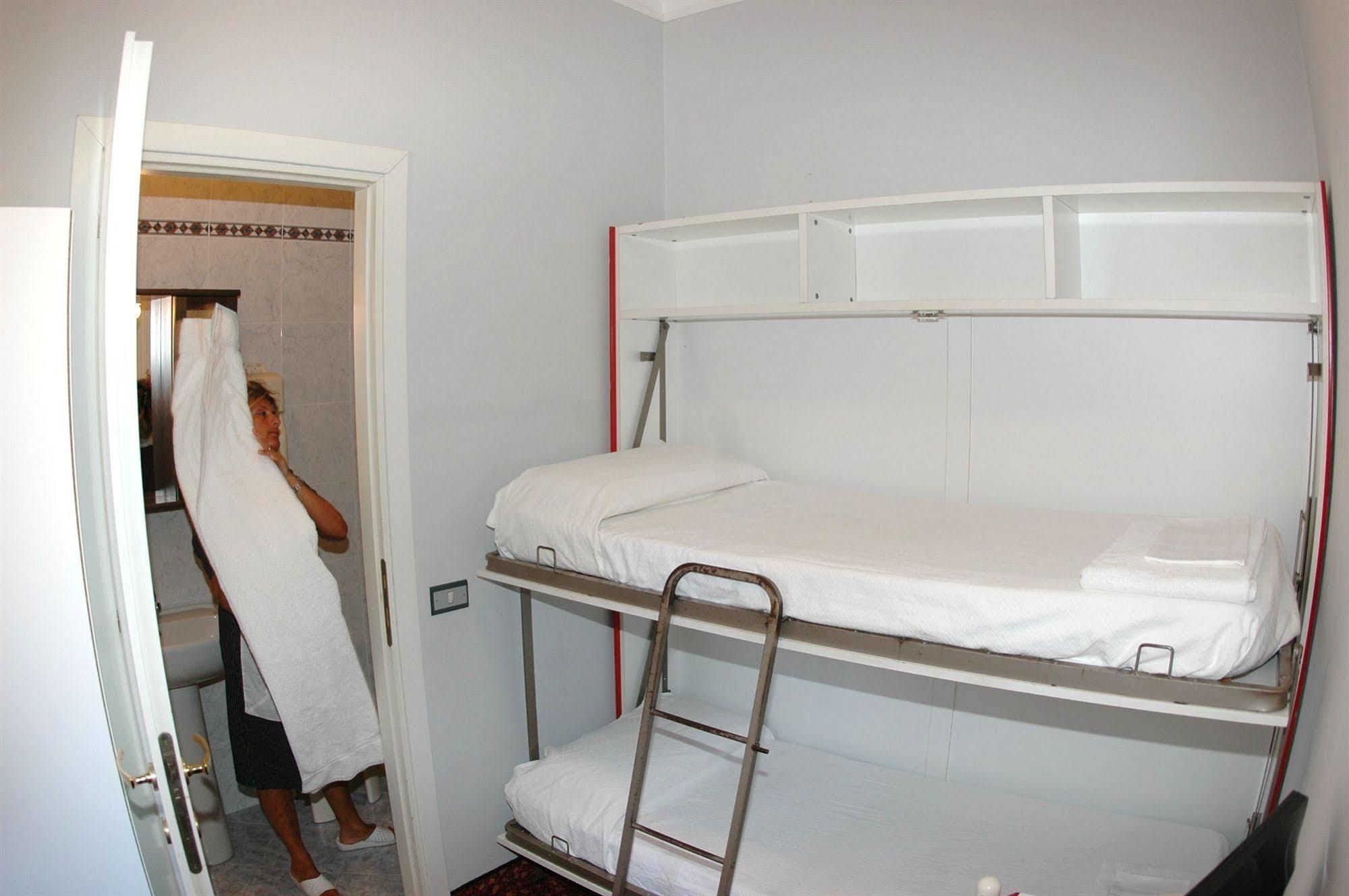Hotel Flory ซานตา มาร์เกอริตา ลีกูเร ภายนอก รูปภาพ