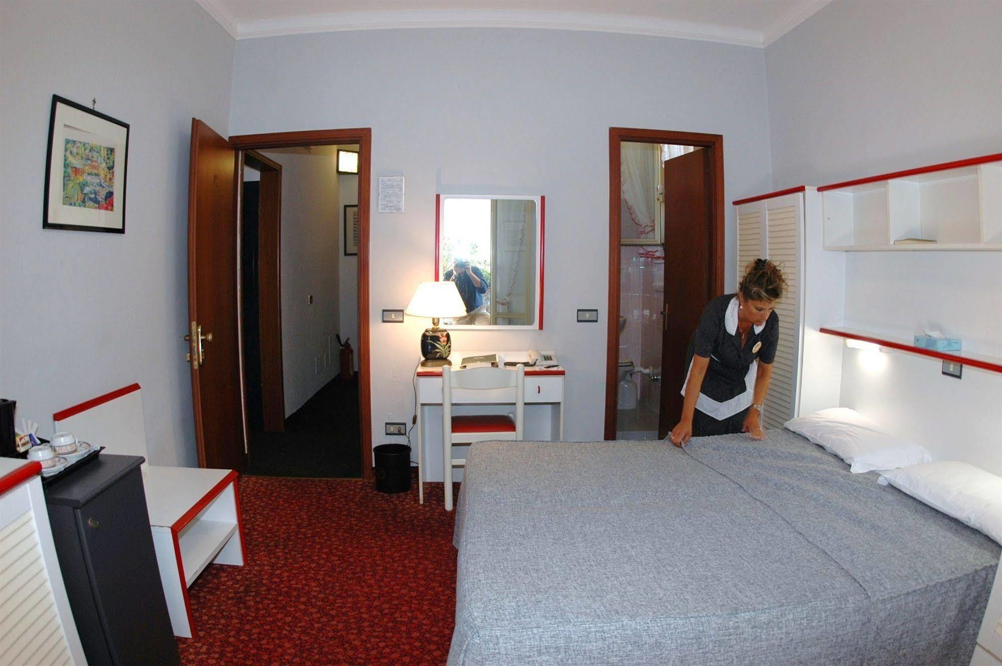 Hotel Flory ซานตา มาร์เกอริตา ลีกูเร ภายนอก รูปภาพ
