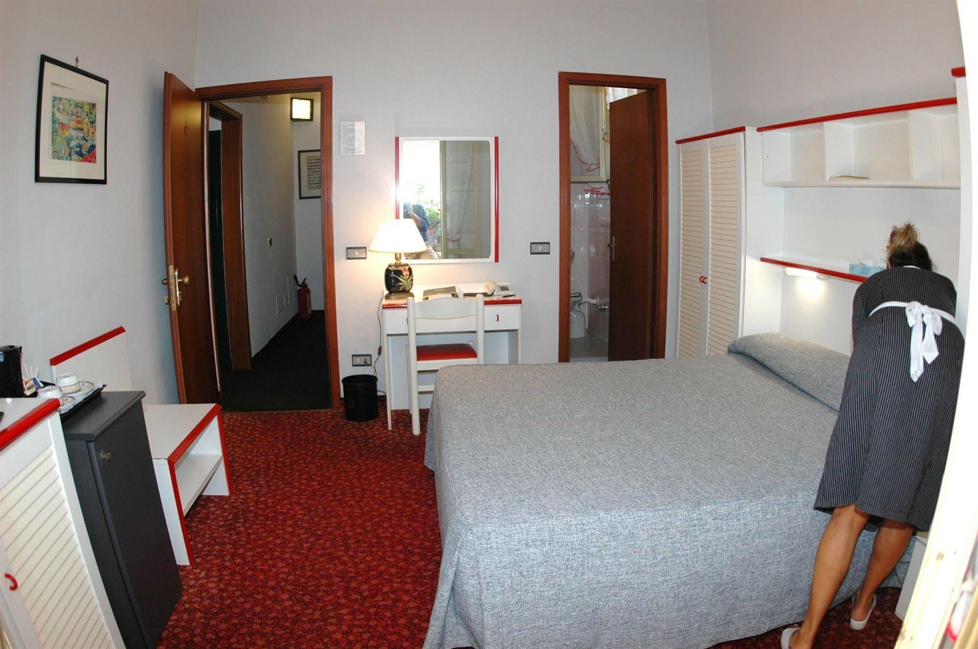 Hotel Flory ซานตา มาร์เกอริตา ลีกูเร ภายนอก รูปภาพ