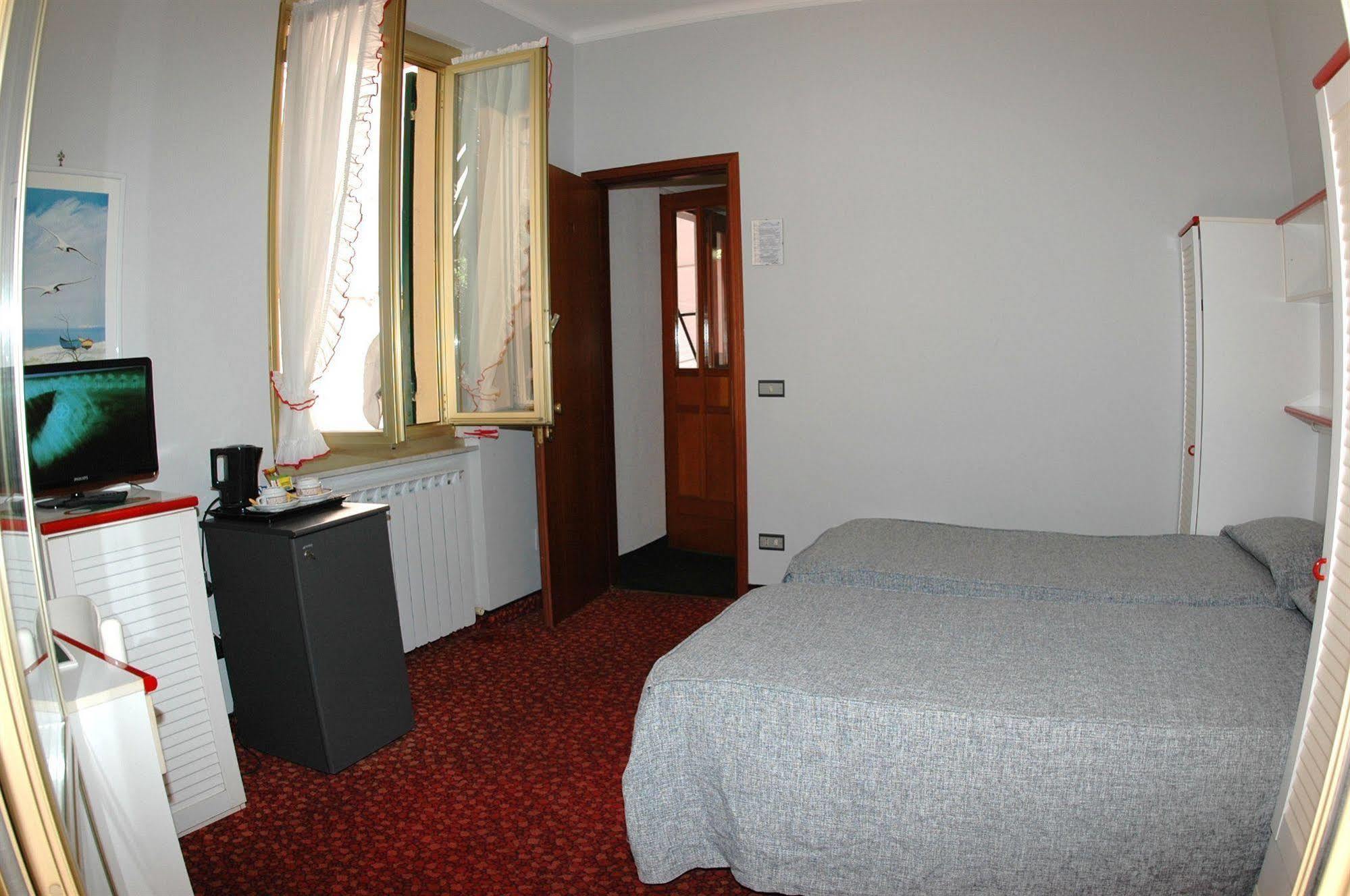 Hotel Flory ซานตา มาร์เกอริตา ลีกูเร ภายนอก รูปภาพ